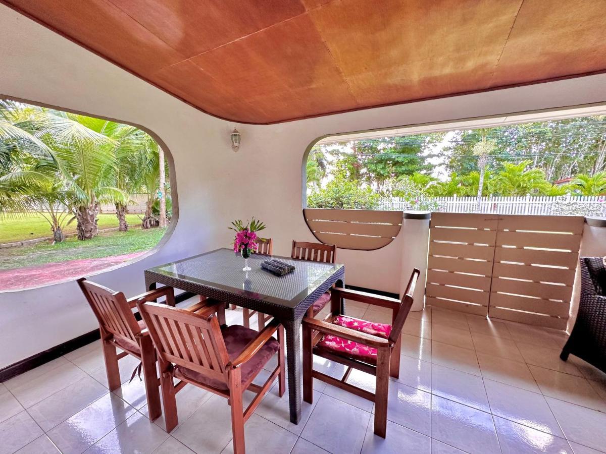 88 Days Self Catering Holidays & Accomodation Baie Lazare  エクステリア 写真