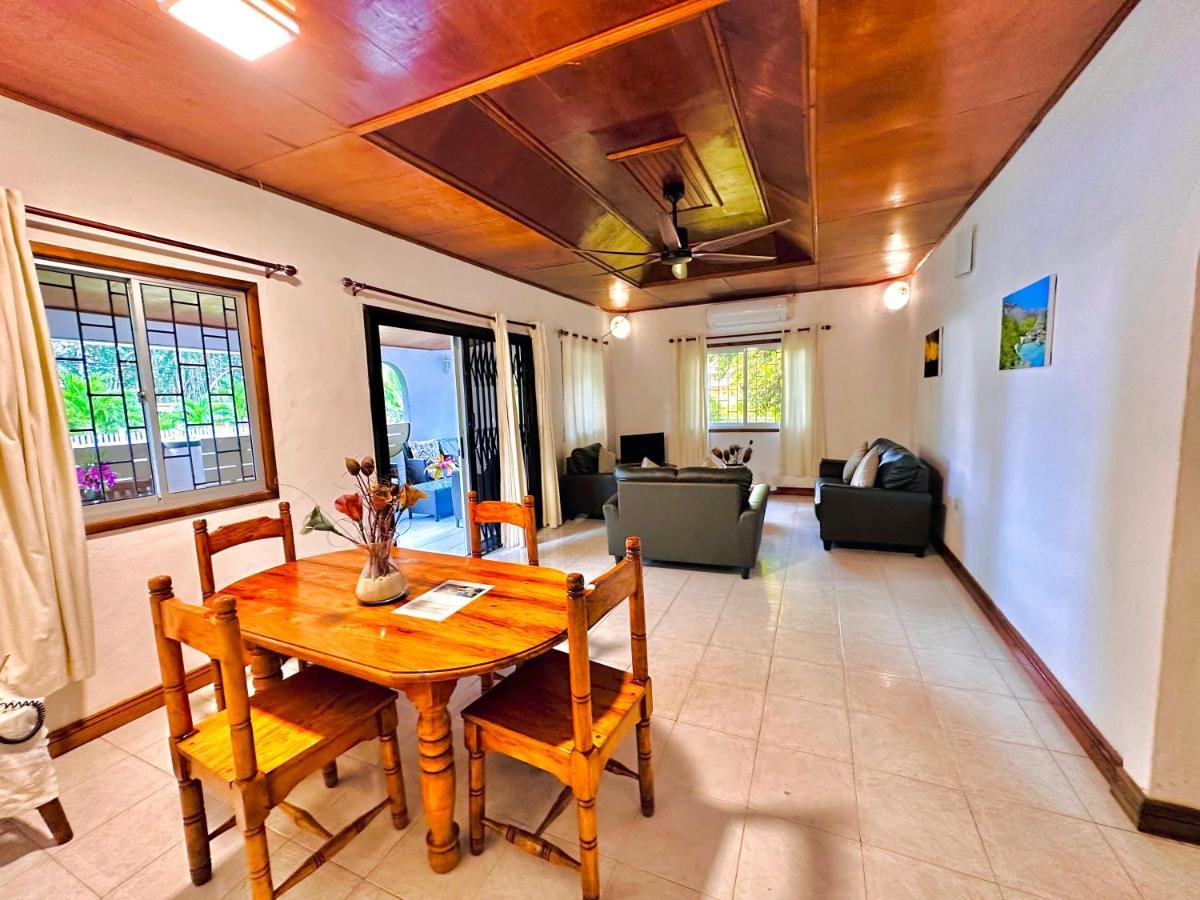 88 Days Self Catering Holidays & Accomodation Baie Lazare  エクステリア 写真