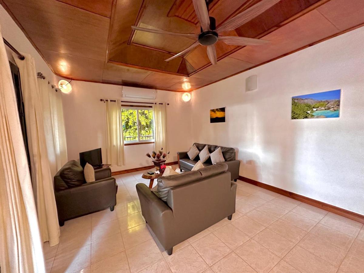 88 Days Self Catering Holidays & Accomodation Baie Lazare  エクステリア 写真